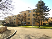 Liegenschaft von der Quartierstrasse her